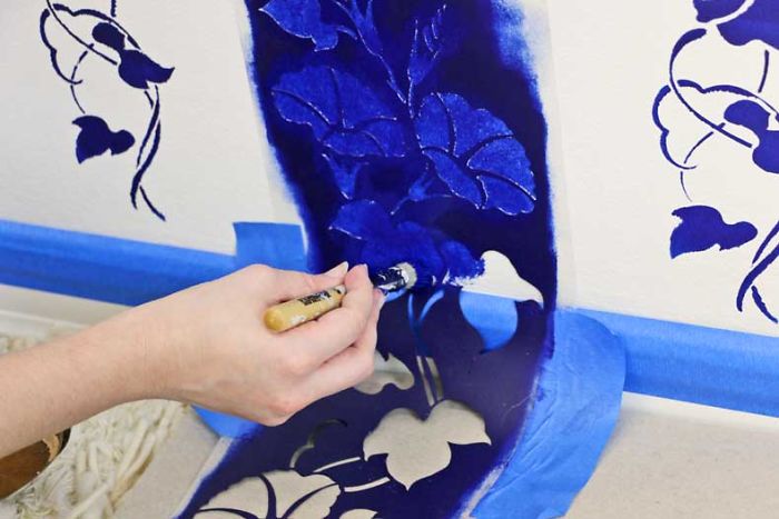 DIY Floral Accent Wall With Stencils DIY Floral Accent Wall With Stencils