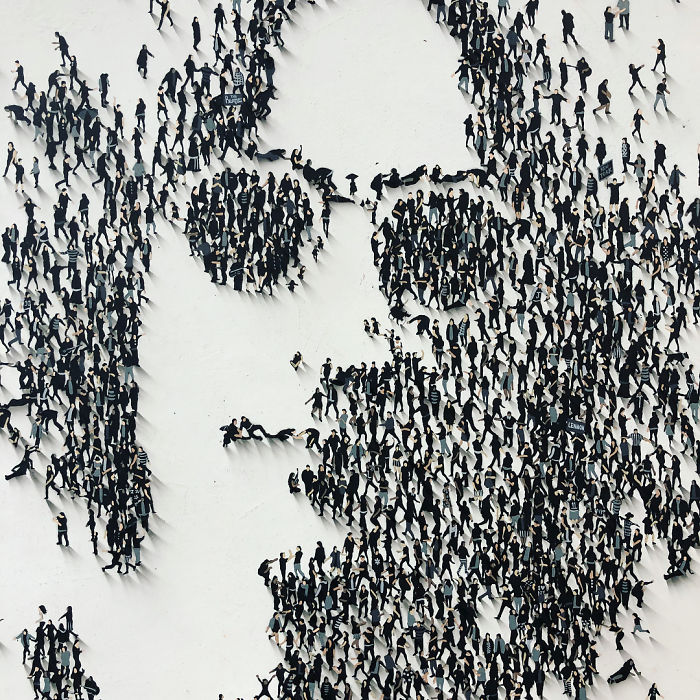 These 8 Paintings Are Filled With Easter Eggs That Are Only Visible When You Zoom In These 8 Paintings Are Filled With Easter Eggs That Are Only Visible When You Zoom In