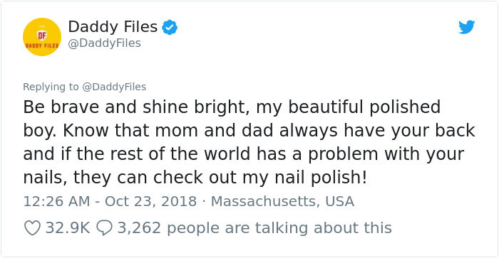 Boy Cries Uncontrollably After Getting Bullied For Wearing Nail Polish, And His Dad’s Response Goes Viral Boy Cries Uncontrollably After Getting Bullied For Wearing Nail Polish, And His Dad’s Response Goes Viral