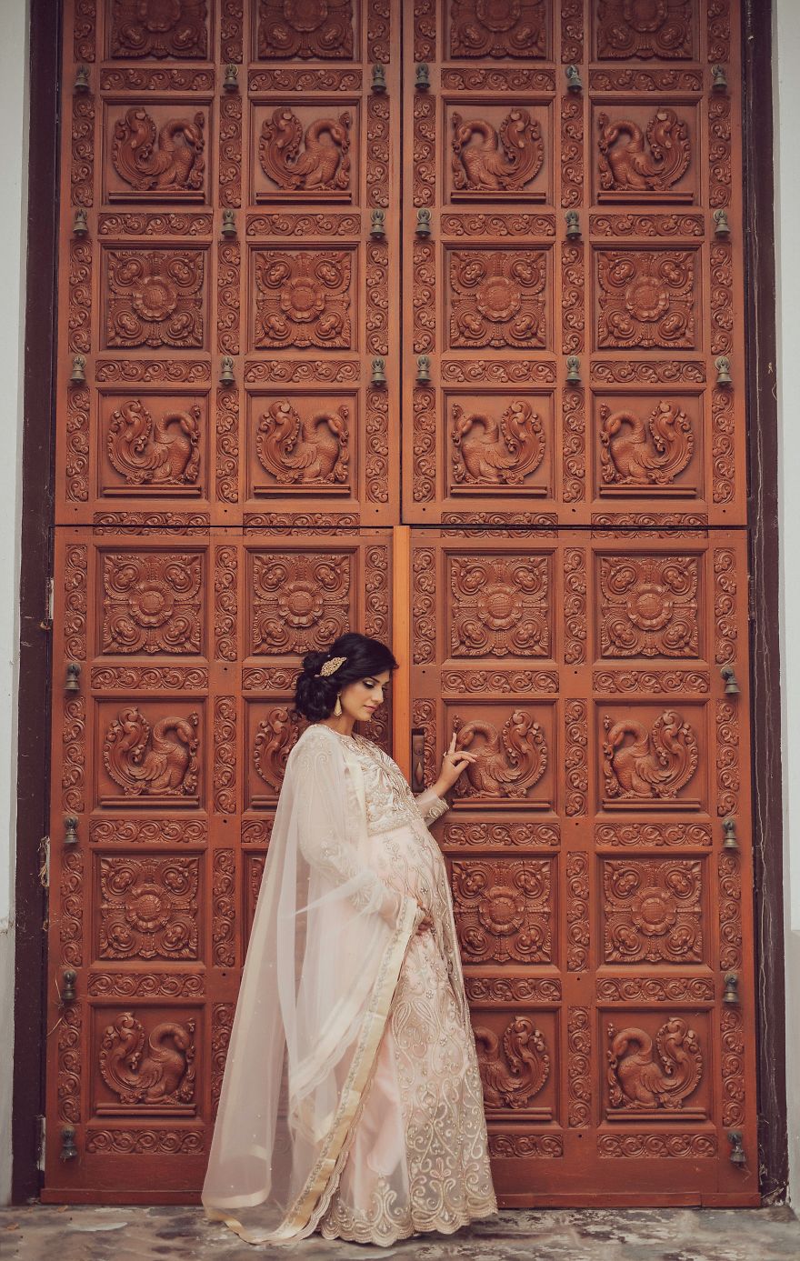 I Take Maternity Pictures Inspired By Indian Culture