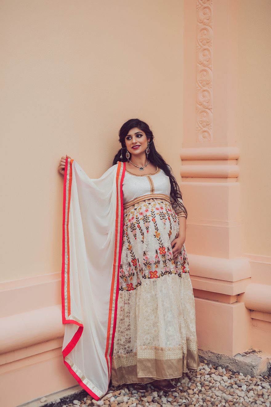 I Take Maternity Pictures Inspired By Indian Culture
