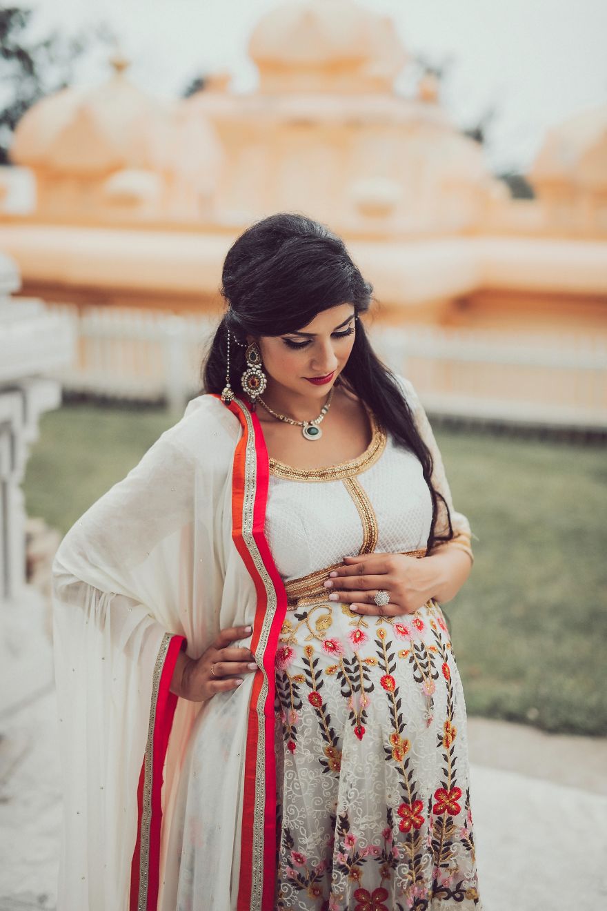 I Take Maternity Pictures Inspired By Indian Culture