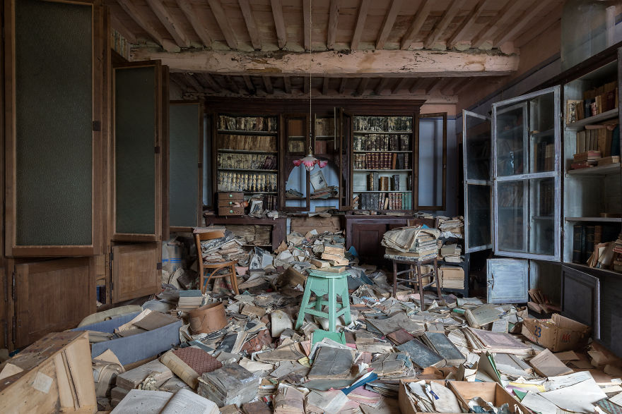 I Took Magnificent Photos Of Abandoned Sites Throughout Italy To Evoke Feelings Of The Past