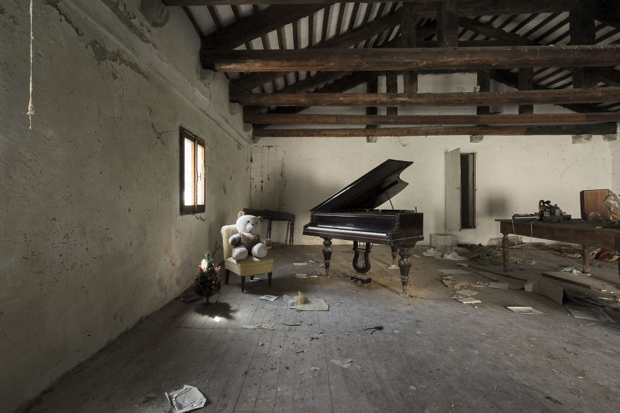 I Took Magnificent Photos Of Abandoned Sites Throughout Italy To Evoke Feelings Of The Past