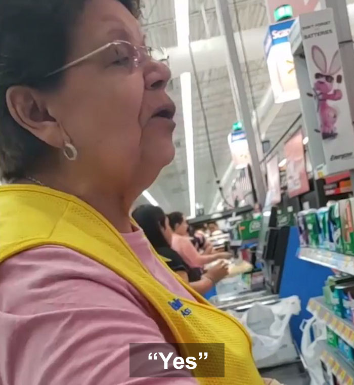 Walmart Employee Tells A Customer To Speak English “Because We’re In Texas” Walmart Employee Tells A Customer To Speak English “Because We’re In Texas”