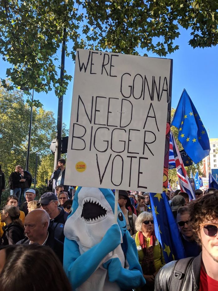45 Of The Funniest Signs From The Anti-Brexit March 45 Of The Funniest Signs From The Anti-Brexit March