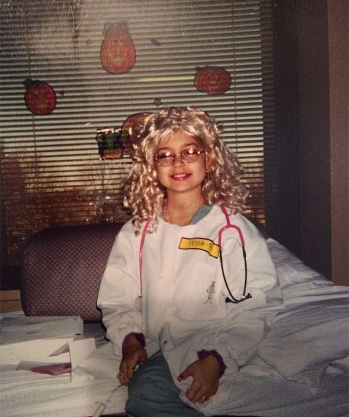 Girl Gets Her Leg Amputated At Age 11 Because Of Cancer, Becomes A Model 20 Years Later Girl Gets Her Leg Amputated At Age 11 Because Of Cancer, Becomes A Model 20 Years Later