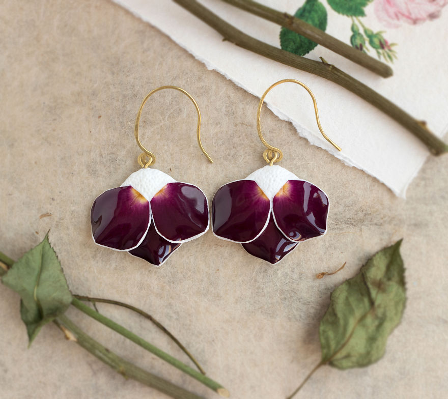 I Create Enchanting Jewelry From Real Roses I Create Enchanting Jewelry From Real Roses