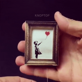 Guy Notices That Something Doesn’t Add Up In Banksy Shredding, Explains Why It Was FAKE