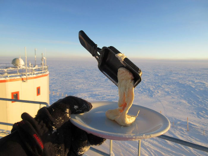 Astrobiologist Tries Cooking In Antarctica At -94ºF (-70ºC), And The Result Will Crack You Up
