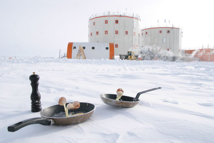 Astrobiologist Tries Cooking In Antarctica At -94ºF (-70ºC), And The Result Will Crack You Up