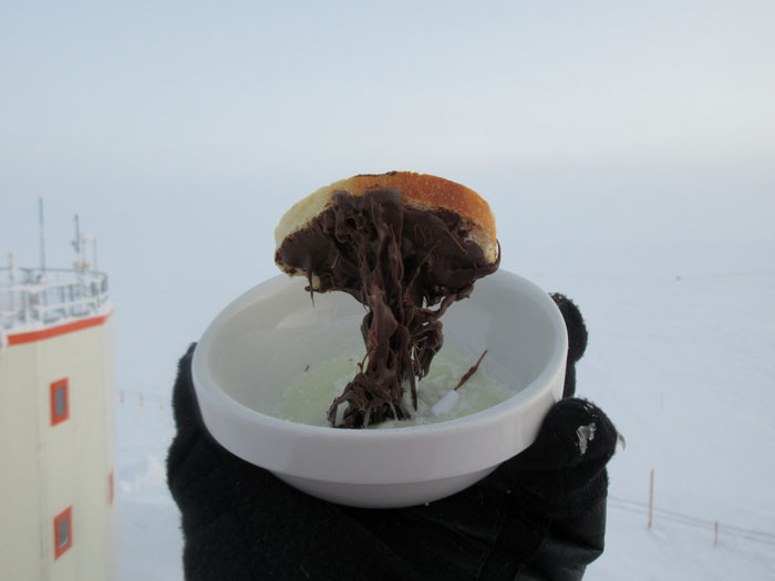 Astrobiologist Tries Cooking In Antarctica At -94ºF (-70ºC), And The Result Will Crack You Up