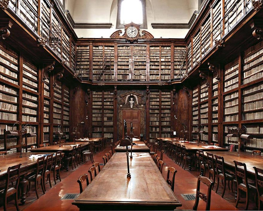 Photographer Goes Around The World In Search Of The Most Beautiful Libraries, And Here Is What He Found Photographer Goes Around The World In Search Of The Most Beautiful Libraries, And Here Is What He Found