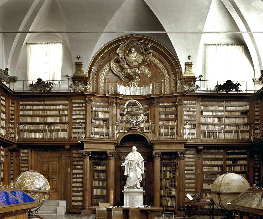 Photographer Goes Around The World In Search Of The Most Beautiful Libraries, And Here Is What He Found Photographer Goes Around The World In Search Of The Most Beautiful Libraries, And Here Is What He Found