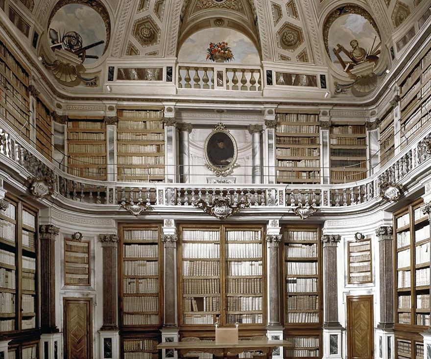 Photographer Goes Around The World In Search Of The Most Beautiful Libraries, And Here Is What He Found Photographer Goes Around The World In Search Of The Most Beautiful Libraries, And Here Is What He Found