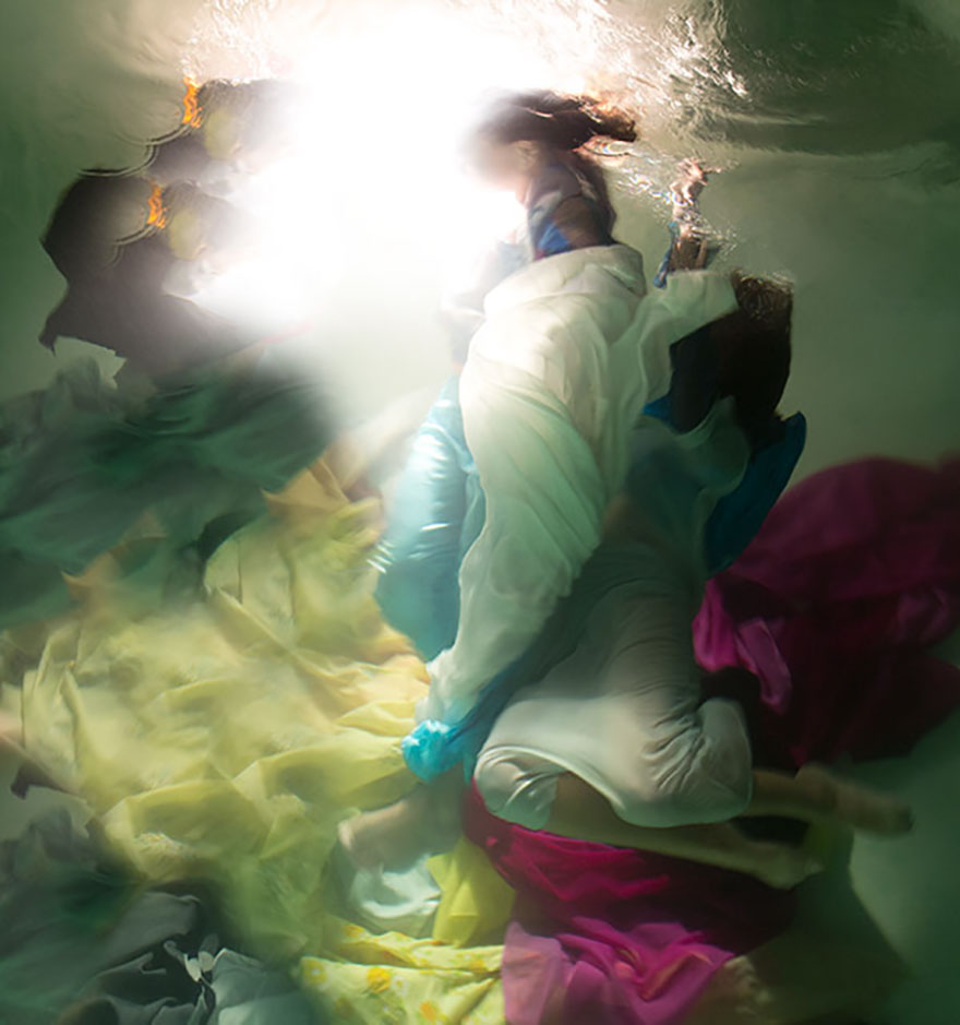 42 Breathtaking Underwater Photos That Look More Dramatic Than Baroque Paintings 42 Breathtaking Underwater Photos That Look More Dramatic Than Baroque Paintings