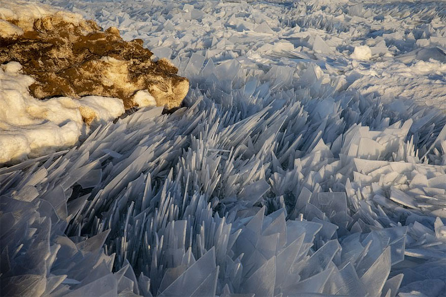 Frozen Lake Michigan Shatters Into Millions Of Pieces And Results In Surreal Imagery