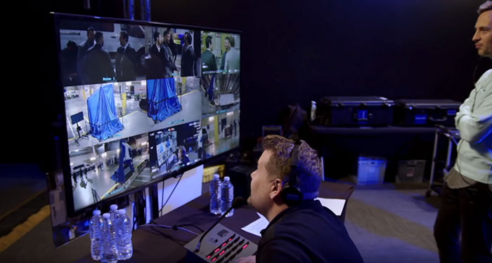 David Beckham Goes To See His Statue For The First Time, Doesn’t Know It’s Been Replaced By A Prank One David Beckham Goes To See His Statue For The First Time, Doesn’t Know It’s Been Replaced By A Prank One