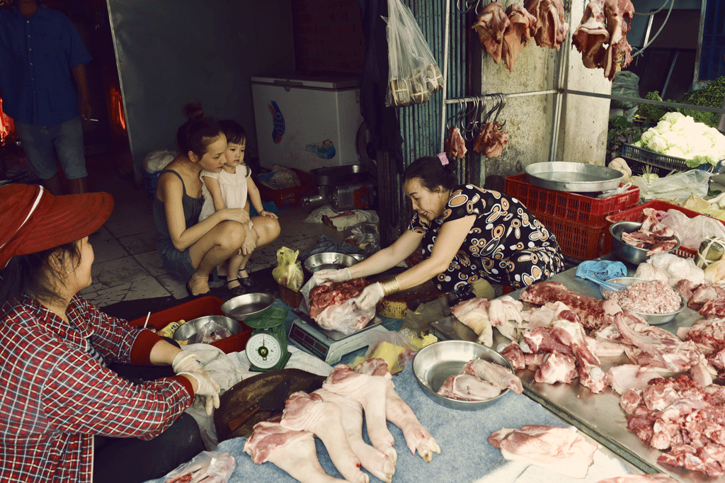 I Capture The Bond Between My Wife And 3-Year-Old Daughter In GIFs