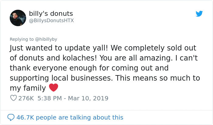 Son Shares Photo Of His Dad, Sad That No One Is Coming To His New Donut Shop, It Goes Viral And People Flood The Shop Son Shares Photo Of His Dad, Sad That No One Is Coming To His New Donut Shop, It Goes Viral And People Flood The Shop