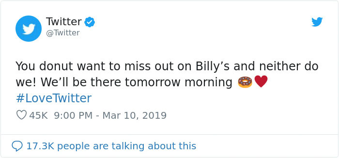 Son Shares Photo Of His Dad, Sad That No One Is Coming To His New Donut Shop, It Goes Viral And People Flood The Shop Son Shares Photo Of His Dad, Sad That No One Is Coming To His New Donut Shop, It Goes Viral And People Flood The Shop