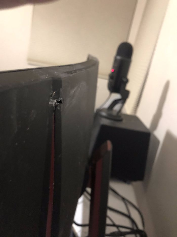 Gaming Monitor Stops One Of 5 Bullets Shot At This Guy’s House, MSI Offers To Replace It Gaming Monitor Stops One Of 5 Bullets Shot At This Guy’s House, MSI Offers To Replace It