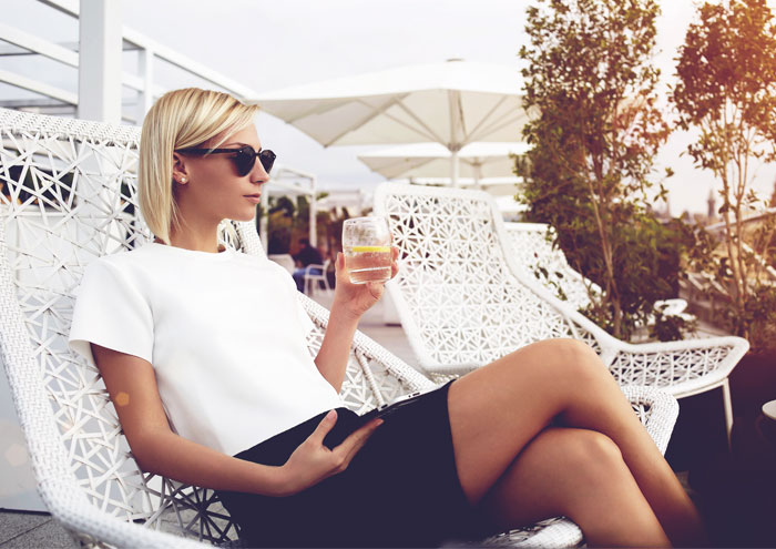 Rich Girl Confesses She Resents Her Boyfriend Because He Can&#8217;t Spoil Her, Gets Shut Down With Responses