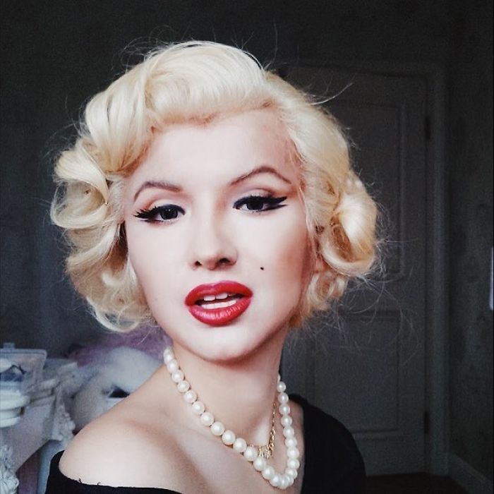 Chinese Woman Is A ‘Human-Chameleon’ That Uses Make Up To Transform Into Anyone She Wants Chinese Woman Is A ‘Human-Chameleon’ That Uses Make Up To Transform Into Anyone She Wants