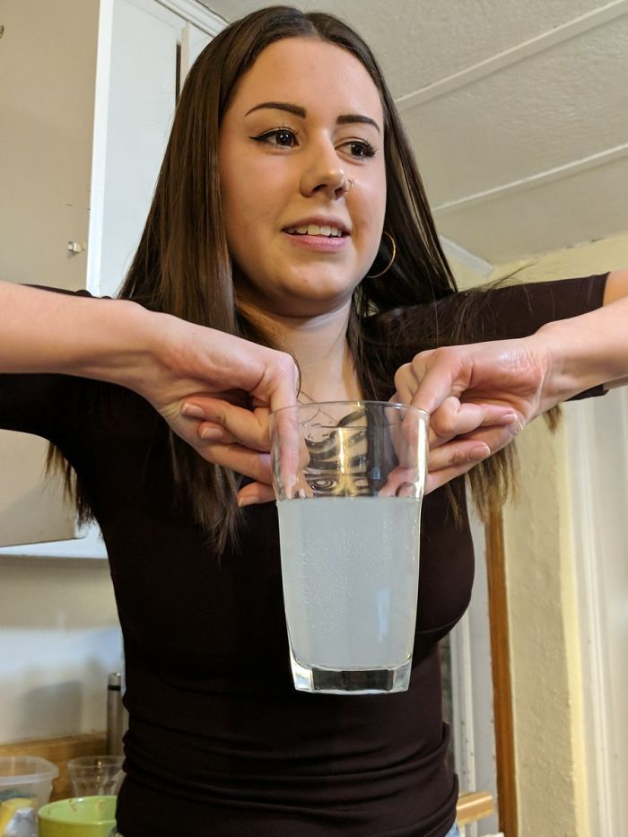 Someone On Twitter Asks ‘What’s The Worst Way To Hold Your Drink’ And Here Are 30 Of The Best Responses Someone On Twitter Asks ‘What’s The Worst Way To Hold Your Drink’ And Here Are 30 Of The Best Responses