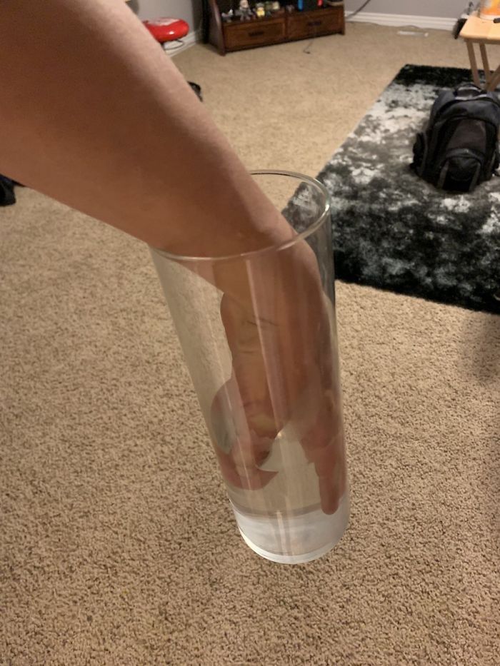 Someone On Twitter Asks ‘What’s The Worst Way To Hold Your Drink’ And Here Are 30 Of The Best Responses Someone On Twitter Asks ‘What’s The Worst Way To Hold Your Drink’ And Here Are 30 Of The Best Responses