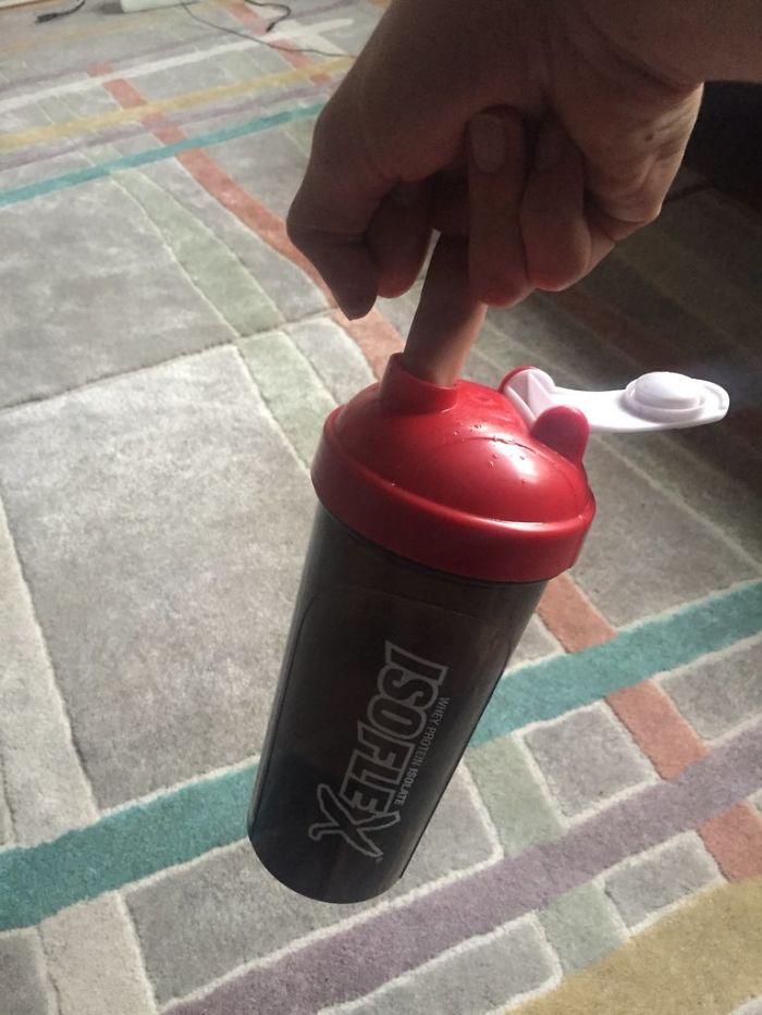 Someone On Twitter Asks ‘What’s The Worst Way To Hold Your Drink’ And Here Are 30 Of The Best Responses Someone On Twitter Asks ‘What’s The Worst Way To Hold Your Drink’ And Here Are 30 Of The Best Responses