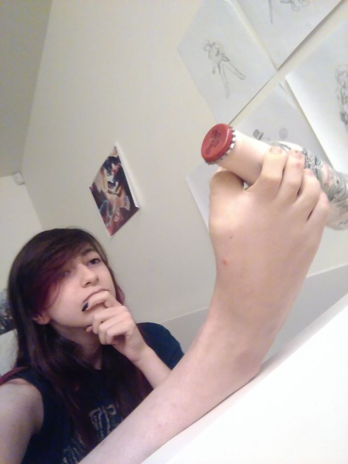 Someone On Twitter Asks ‘What’s The Worst Way To Hold Your Drink’ And Here Are 30 Of The Best Responses Someone On Twitter Asks ‘What’s The Worst Way To Hold Your Drink’ And Here Are 30 Of The Best Responses