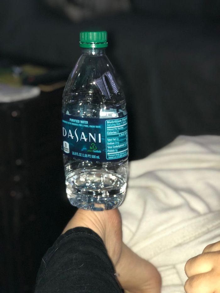 Someone On Twitter Asks ‘What’s The Worst Way To Hold Your Drink’ And Here Are 30 Of The Best Responses Someone On Twitter Asks ‘What’s The Worst Way To Hold Your Drink’ And Here Are 30 Of The Best Responses