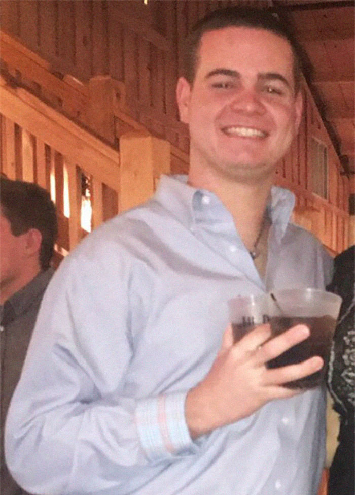 Someone On Twitter Asks ‘What’s The Worst Way To Hold Your Drink’ And Here Are 30 Of The Best Responses Someone On Twitter Asks ‘What’s The Worst Way To Hold Your Drink’ And Here Are 30 Of The Best Responses