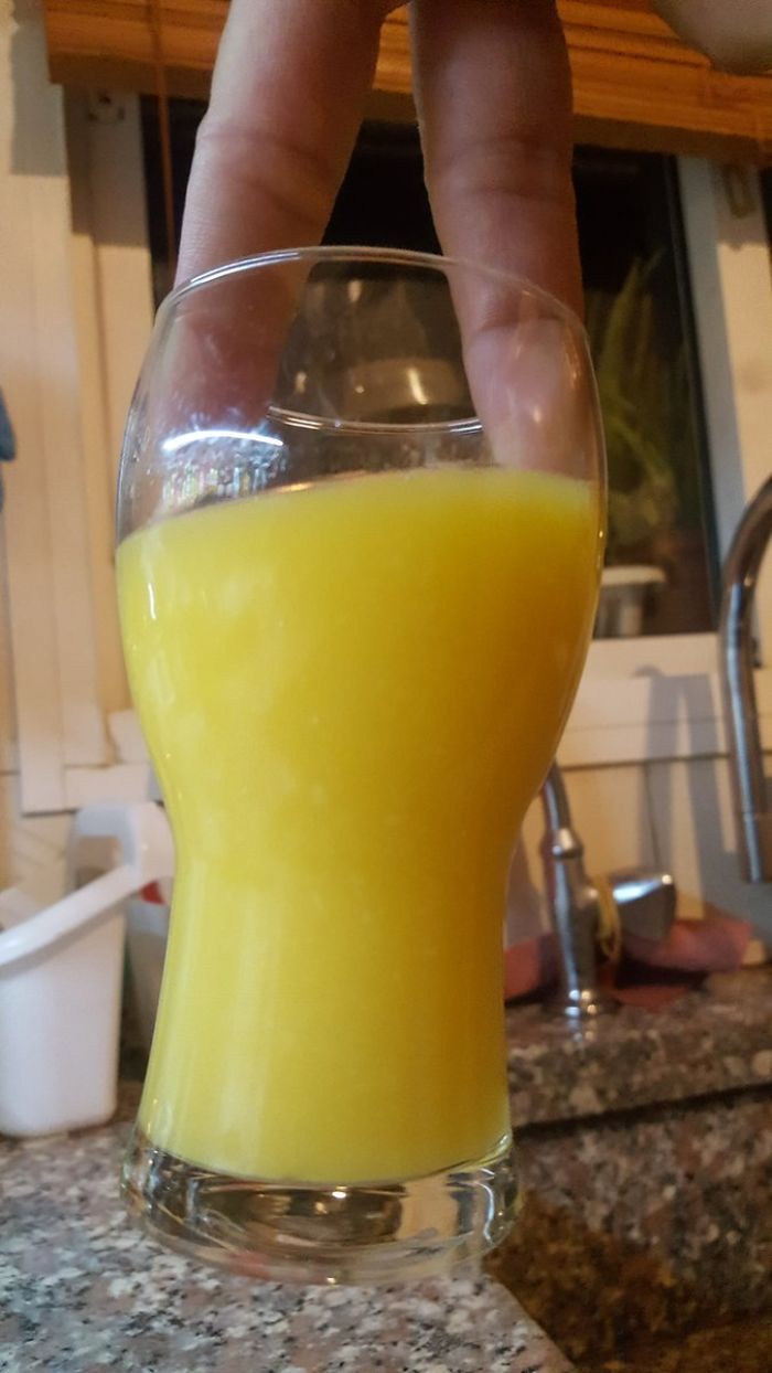 Someone On Twitter Asks ‘What’s The Worst Way To Hold Your Drink’ And Here Are 30 Of The Best Responses Someone On Twitter Asks ‘What’s The Worst Way To Hold Your Drink’ And Here Are 30 Of The Best Responses