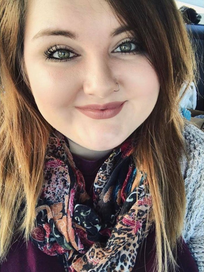 Jewelry Store Employee Shames Man For Buying A ‘Pathetic’ $130 Engagement Ring, He Gets Defended By His Fiancée Jewelry Store Employee Shames Man For Buying A ‘Pathetic’ $130 Engagement Ring, He Gets Defended By His Fiancée