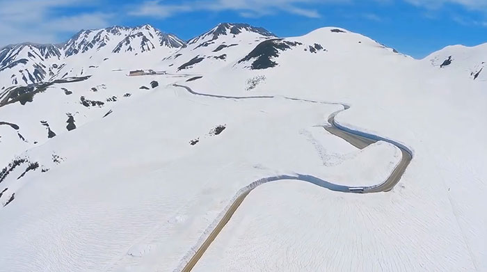 Welcome To The ‘Roof Of Japan’, The Snowiest Road In The World Welcome To The ‘Roof Of Japan’, The Snowiest Road In The World