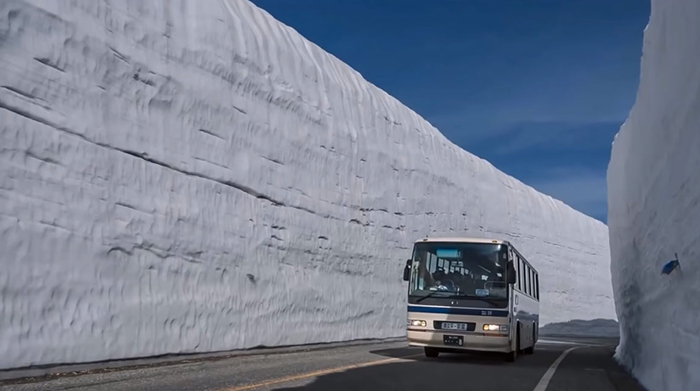 Welcome To The ‘Roof Of Japan’, The Snowiest Road In The World Welcome To The ‘Roof Of Japan’, The Snowiest Road In The World