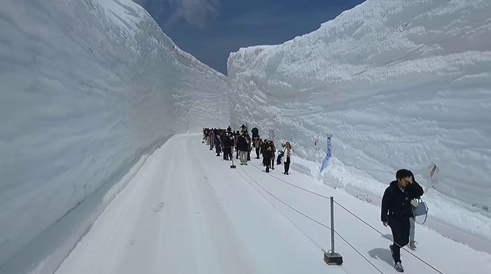 Welcome To The ‘Roof Of Japan’, The Snowiest Road In The World Welcome To The ‘Roof Of Japan’, The Snowiest Road In The World