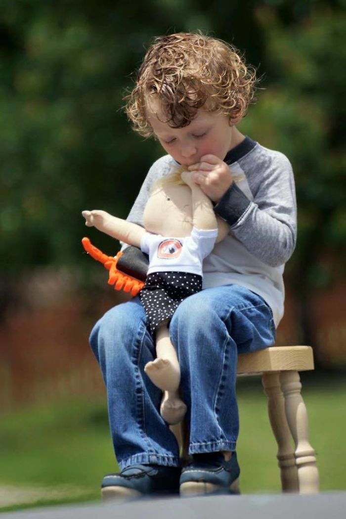 This Woman Brings Smiles To Children’s Faces By Making Custom Dolls That Match The Disabilities Of Their Owners This Woman Brings Smiles To Children’s Faces By Making Custom Dolls That Match The Disabilities Of Their Owners