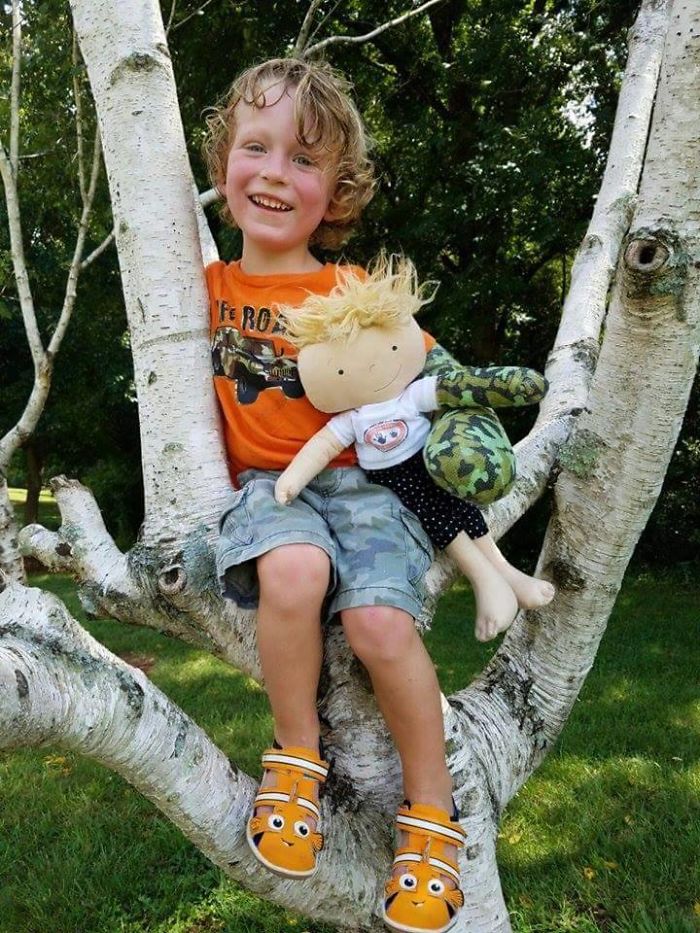 This Woman Brings Smiles To Children’s Faces By Making Custom Dolls That Match The Disabilities Of Their Owners This Woman Brings Smiles To Children’s Faces By Making Custom Dolls That Match The Disabilities Of Their Owners