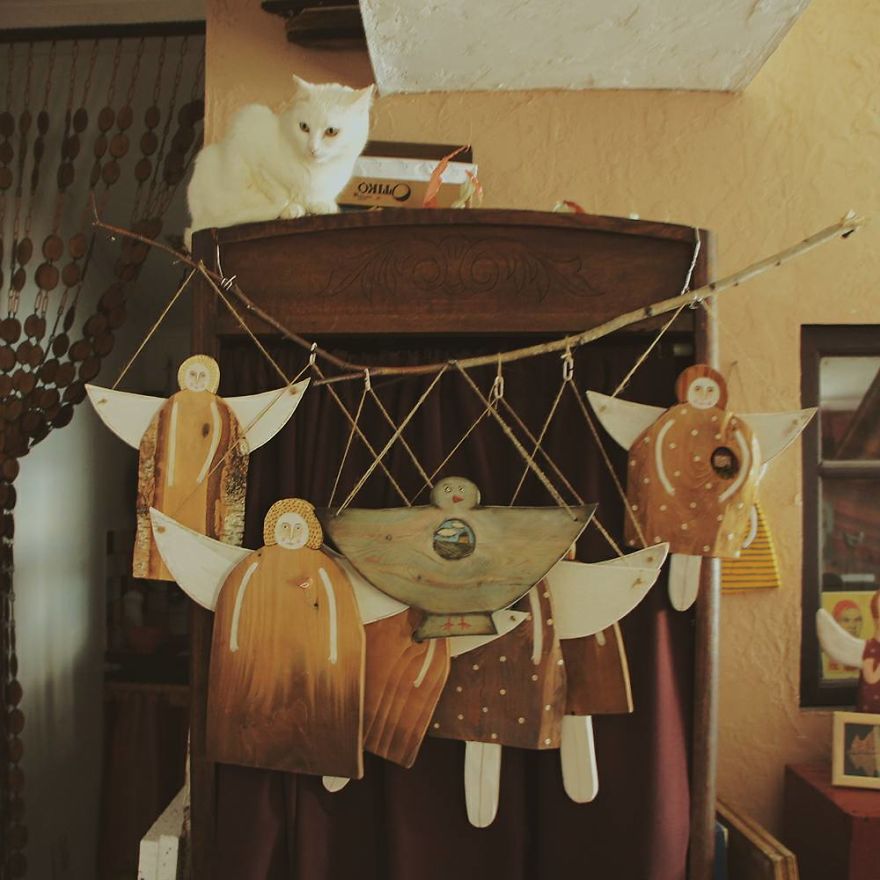 Russian Artist Transforms Everyday Objects Into “Something Else” Russian Artist Transforms Everyday Objects Into “Something Else”