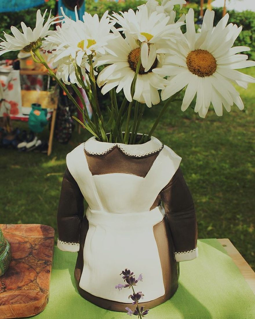 Russian Artist Transforms Everyday Objects Into “Something Else” Russian Artist Transforms Everyday Objects Into “Something Else”