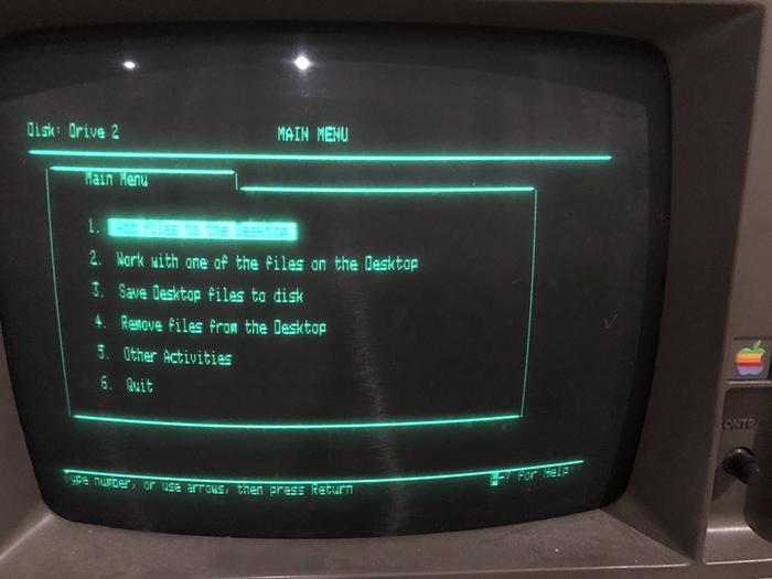 Man Finds A Computer That He Used 35 Years Ago, And It Sill Has A Game He Saved Man Finds A Computer That He Used 35 Years Ago, And It Sill Has A Game He Saved