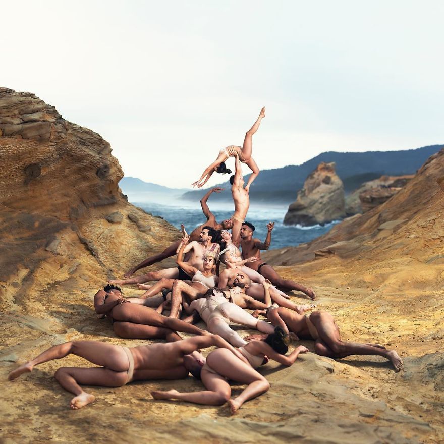 I Show The Perfect Balance Between The Bodies Of Dancers Through My Surreal Photography I Show The Perfect Balance Between The Bodies Of Dancers Through My Surreal Photography