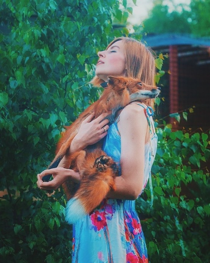 Famous Russian Photographer Ends Her Career To Live In A Forest With 100 Sick Dogs