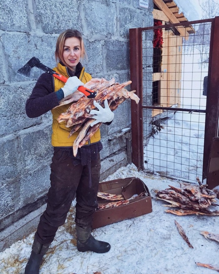 Famous Russian Photographer Ends Her Career To Live In A Forest With 100 Sick Dogs