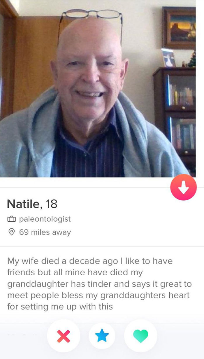 30 Of The Funniest Tinder Profiles (Yes, They’re Real)