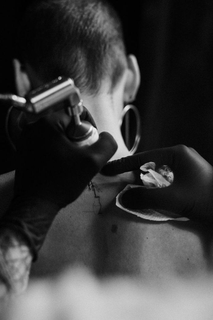 Artist Inks 70 Strangers With Different ‘Frames’ Of The Same Tattoo To Make One ‘Motion Tattoo’ Artist Inks 70 Strangers With Different ‘Frames’ Of The Same Tattoo To Make One ‘Motion Tattoo’