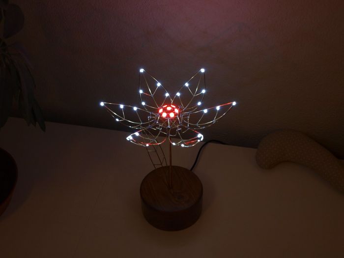 People Are Saying This Husband Just Won Valentine’s Day By Gifting His Wife A Mechanical Flower That Blooms When Touched People Are Saying This Husband Just Won Valentine’s Day By Gifting His Wife A Mechanical Flower That Blooms When Touched